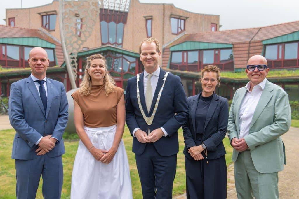 groepsfoto college van burgemeester en wethouders, genomen na de installatie in juni 2026